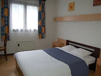 Les Bruy\u00e8res Hotel