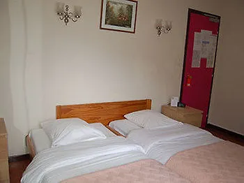 Hotel Les Bruy\u00e8res 2*
